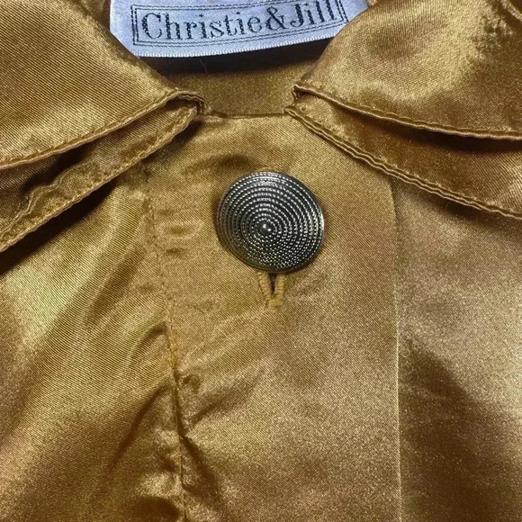 Christie & Jill Gold Button Up - Picture 3 of 4
